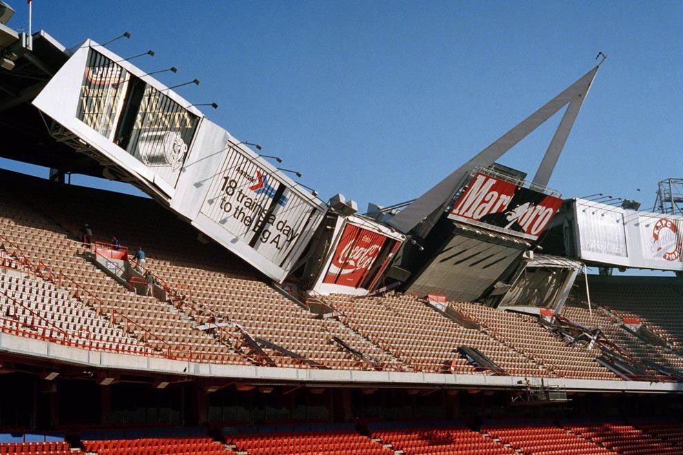 Figure 5. A scoreboard collapsed in Angel Stadium after the 1994 Northridge earthquake in CA, USA